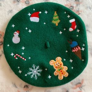 Mickey Christmas beret